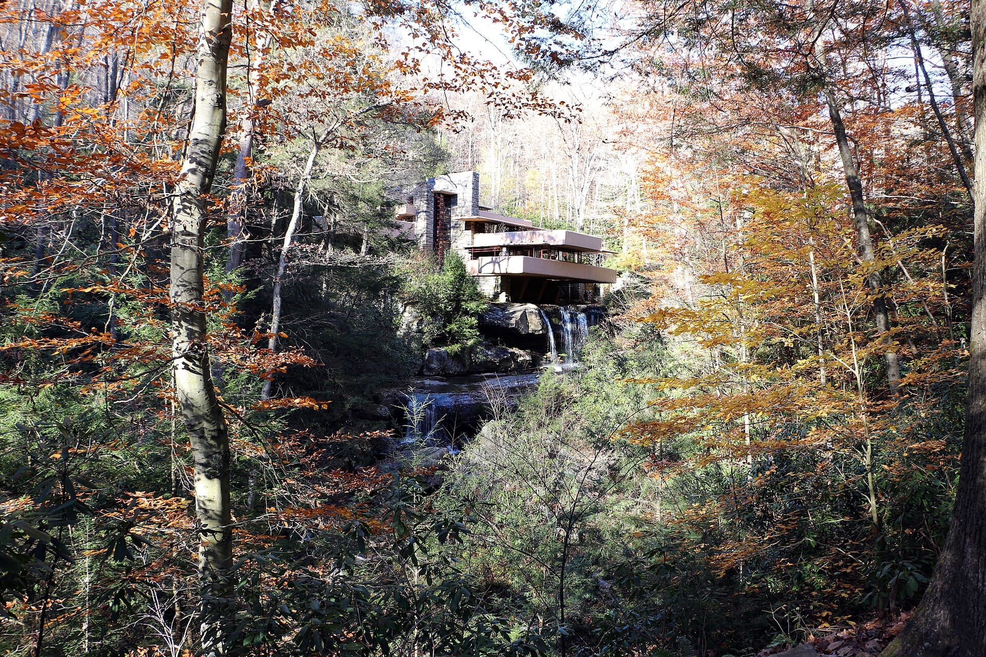 Casa_sulla_cascata,_di_frank_lloyd_wright_02.jpg