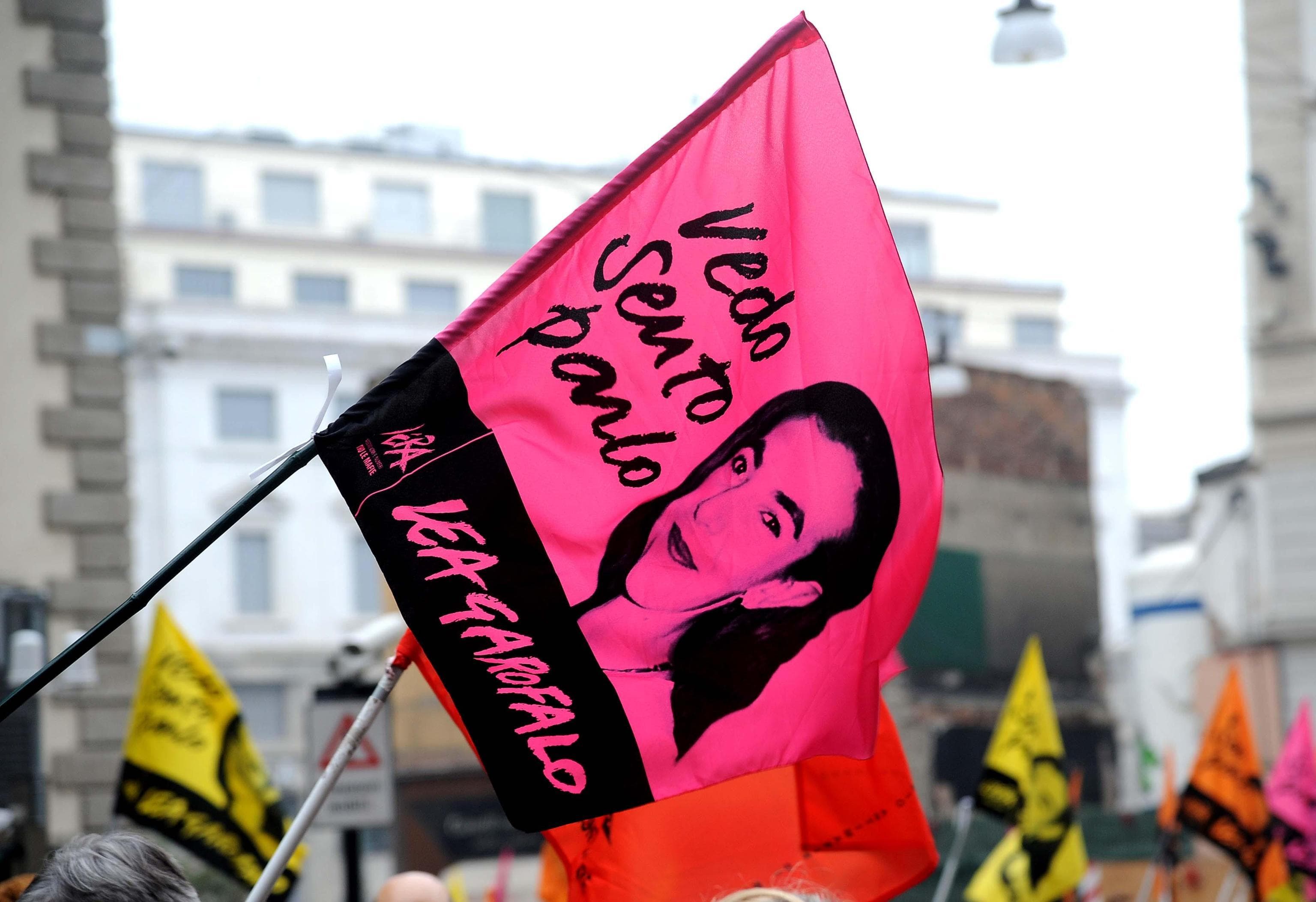 Il volto di Lea sulle bandiere di Libera